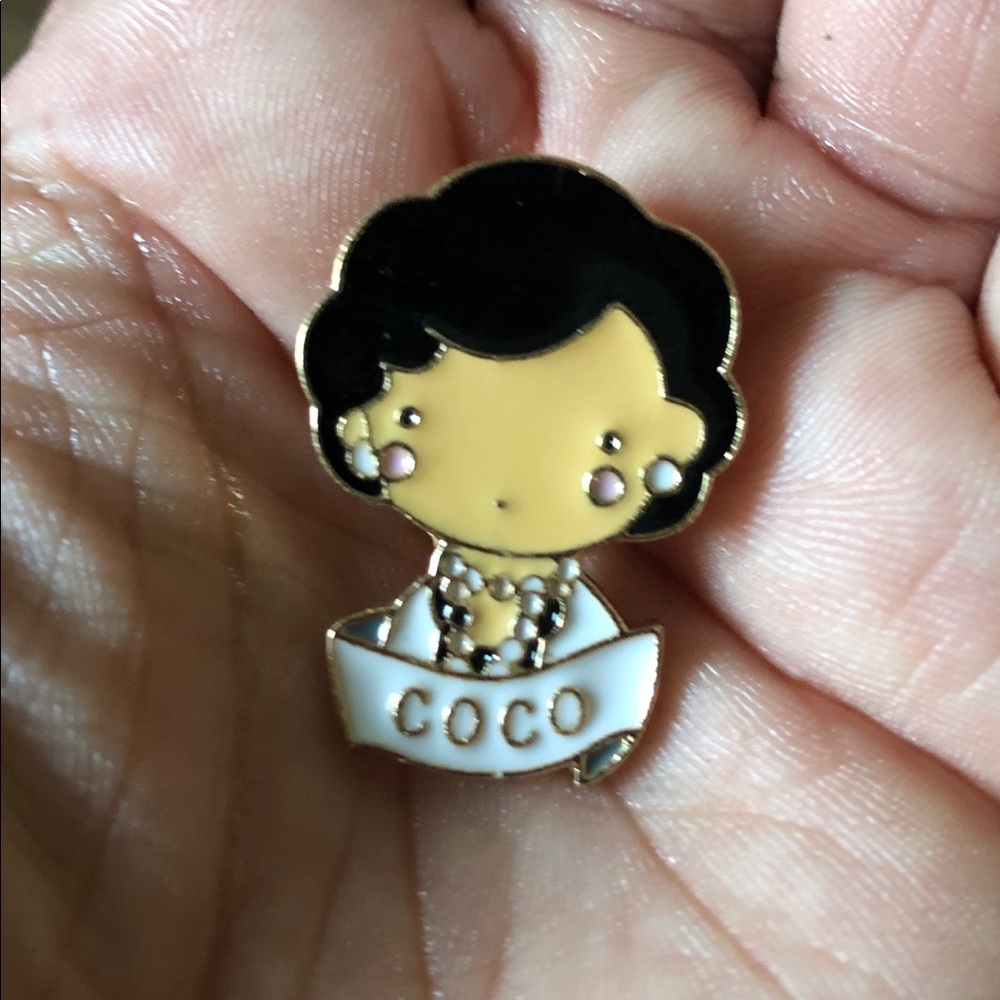 NWT COCO CHANEL Likeness Enamel & Metal Pin - Picture 2 of 8
